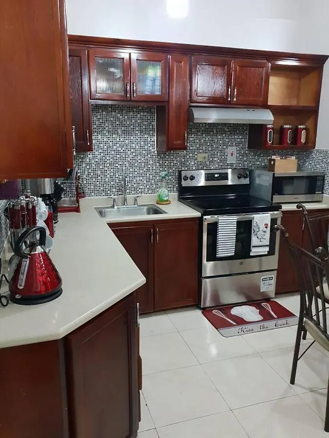 Lovely 2-Bed Apartment In The New Kingston Area Beverly Hills