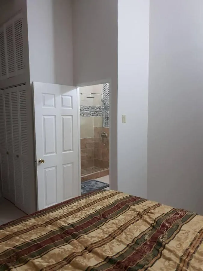 Lovely 2-Bed Apartment In The New Kingston Area Beverly Hills 0*,  Jamaica