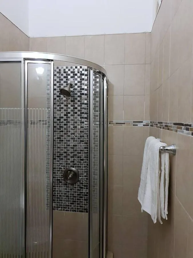 Lovely 2-Bed Apartment In The New Kingston Area Beverly Hills