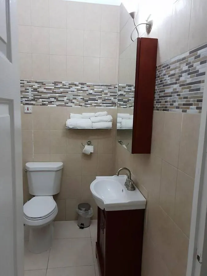 Lovely 2-Bed Apartment In The New Kingston Area Beverly Hills 0*,