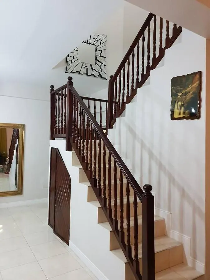 Lovely 2-Bed Apartment In The New Kingston Area Beverly Hills