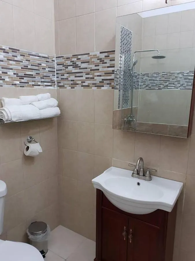 Lovely 2-Bed Apartment In The New Kingston Area Beverly Hills